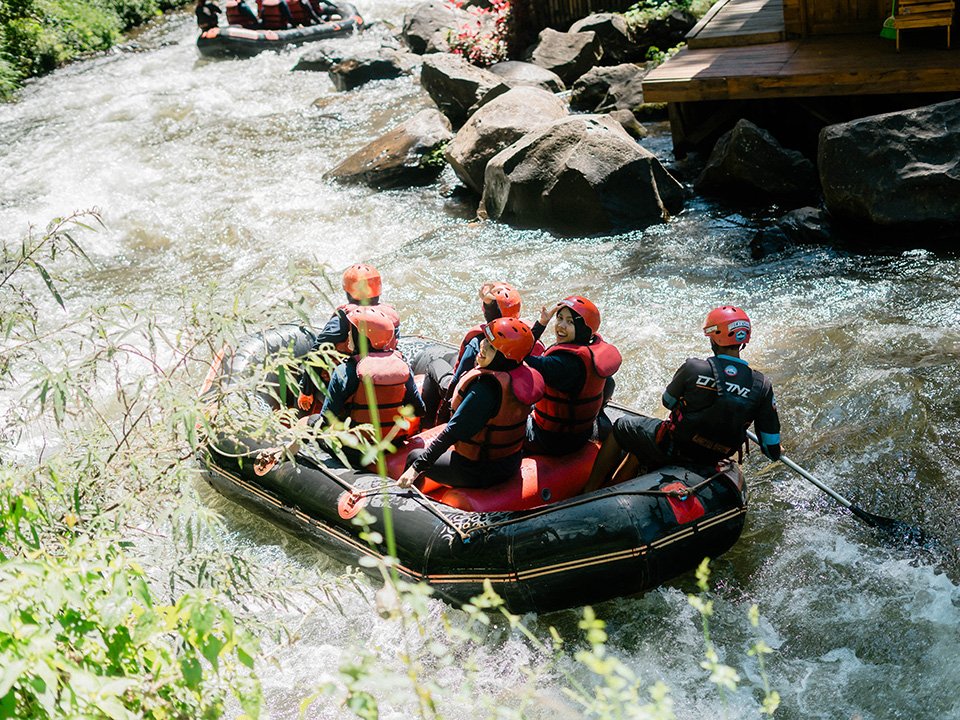 Fun Rafting 5–6 Orang